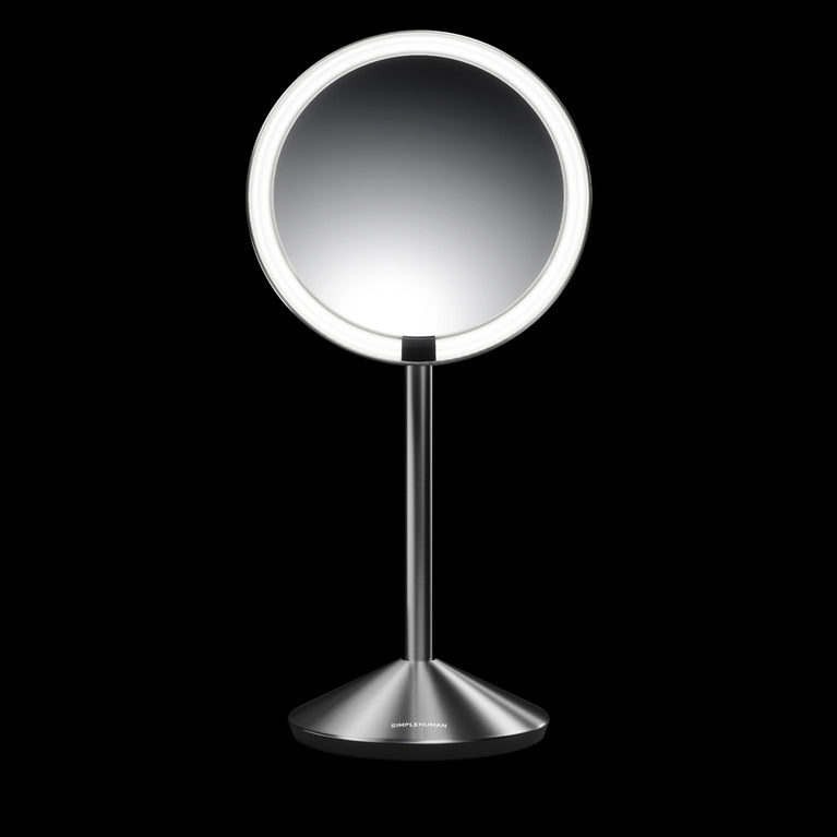 Sensor Mirror Fold on display.